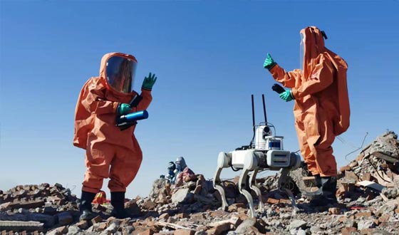 The first quadruped robot participated in national earthquake relief drill in the world.